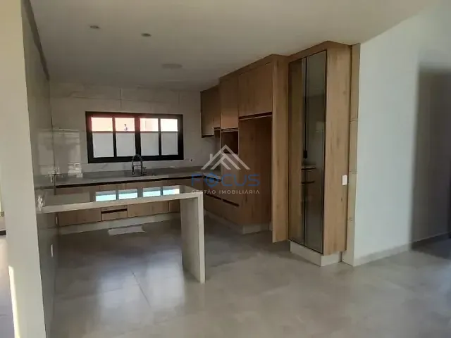 Casa com 408m² 3 quartos e 2 banheiros, à venda ou para alugar, no bairro Residencial Vila Verde em Itupeva