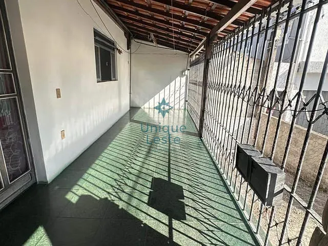 Casa 7 quartos e 3 banheiros, à venda, no bairro Vista do Sol em Belo Horizonte