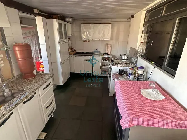 Casa 7 quartos e 3 banheiros, à venda, no bairro Vista do Sol em Belo Horizonte