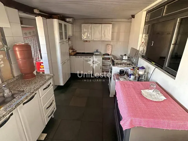 Casa 7 quartos e 3 banheiros, à venda, no bairro Vista do Sol em Belo Horizonte