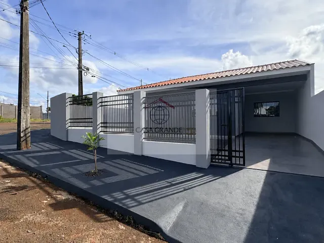 Casa com 150m² 3 quartos e 1 banheiro, à venda, no bairro Agua Verde em Rolândia