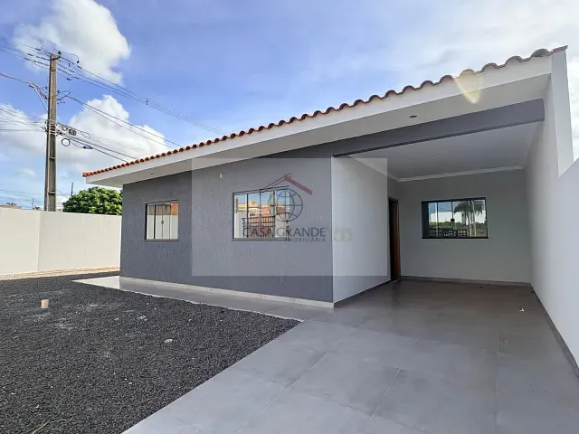 Casa com 150m² 3 quartos e 1 banheiro, à venda, no bairro Agua Verde em Rolândia
