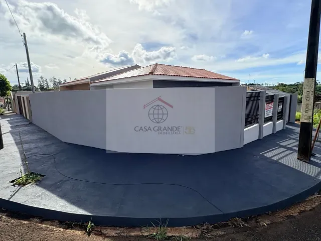 Casa com 150m² 3 quartos e 1 banheiro, à venda, no bairro Agua Verde em Rolândia