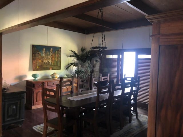 Casa com 2580m², à venda, no bairro Corrêas em Petrópolis