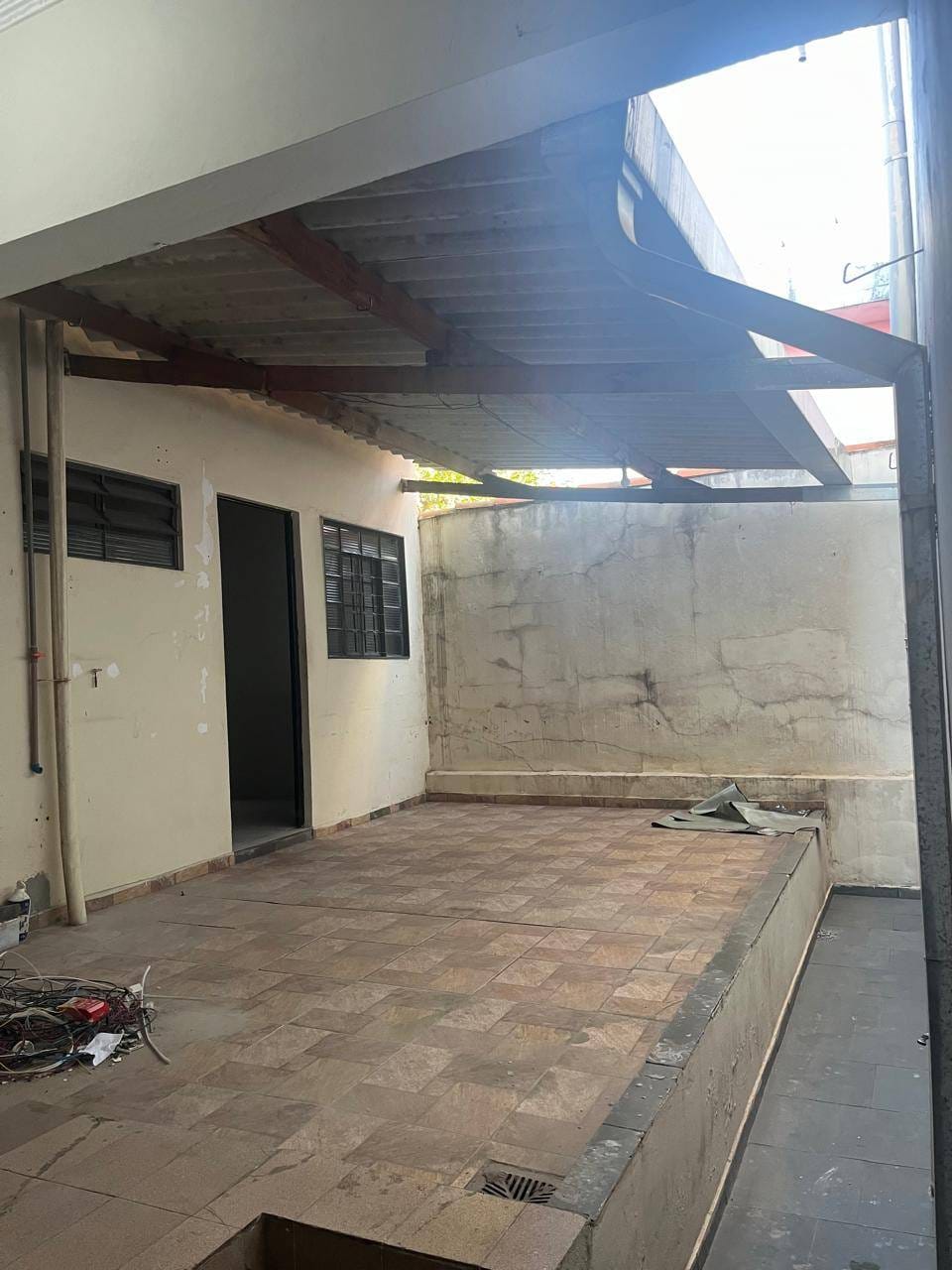 Casa para alugar com 2 quartos, 100m² - Foto 1