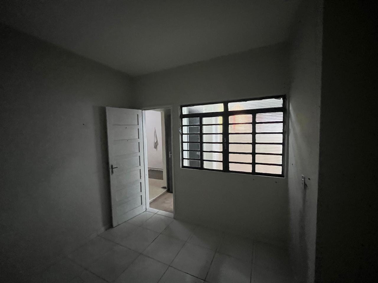 Casa para alugar com 2 quartos, 100m² - Foto 4