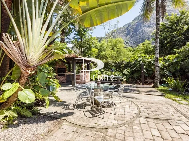Casa com 750m² 8 quartos e 6 banheiros, à venda, no bairro Joá em Rio de Janeiro