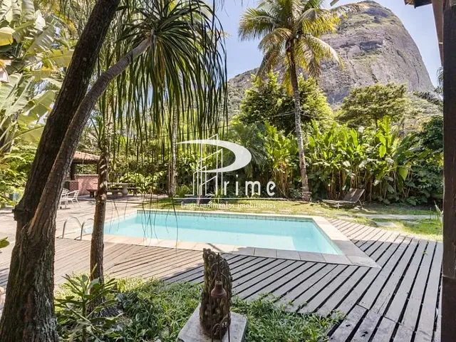 Casa com 750m² 8 quartos e 6 banheiros, à venda, no bairro Joá em Rio de Janeiro