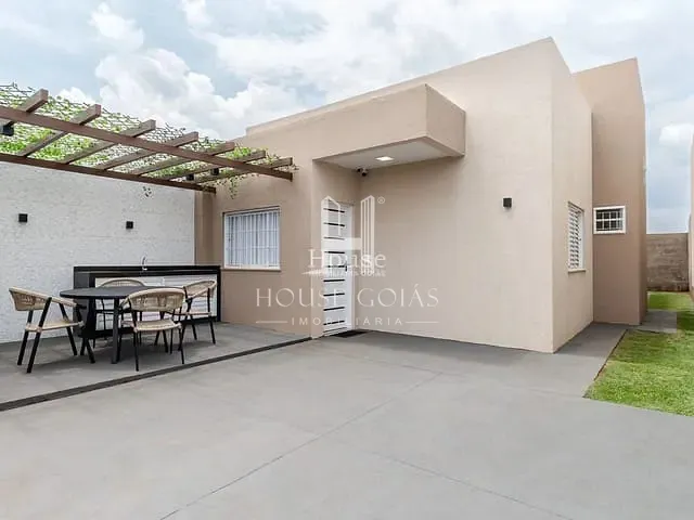 Casa com 150m² 3 quartos e 2 banheiros, à venda, no bairro Residencial Pomar em Goianira