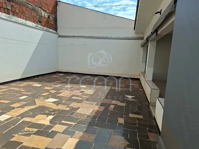 Casa com 200m² 2 quartos e 2 banheiros, à venda, no bairro Residencial Nato Vetorasso em São José do Rio Preto