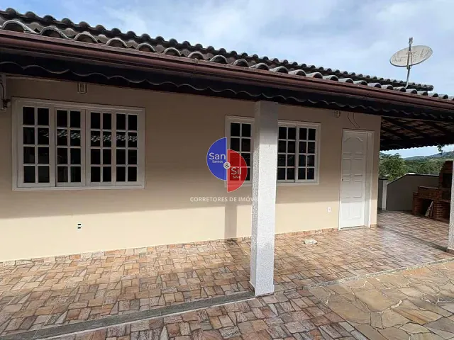 Casa 3 quartos e 3 banheiros, para alugar, no bairro Paiol em Guapimirim