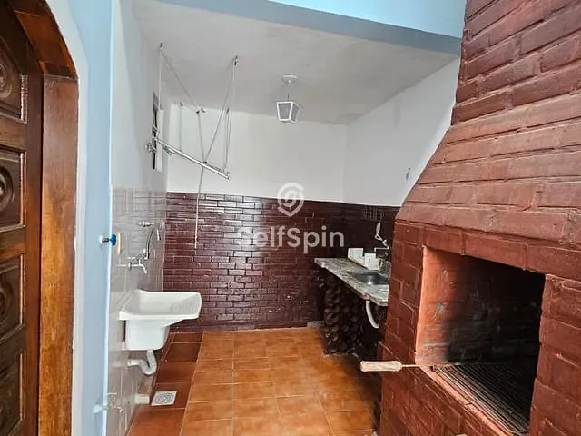 Casa com 75m² 2 quartos e 1 banheiro, para alugar, no bairro Pe Pequeno em Niterói