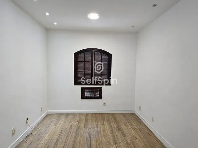 Casa com 75m² 2 quartos e 1 banheiro, para alugar, no bairro Pe Pequeno em Niterói