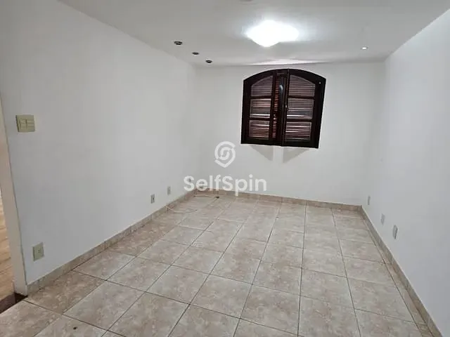 Casa com 75m² 2 quartos e 1 banheiro, para alugar, no bairro Pe Pequeno em Niterói