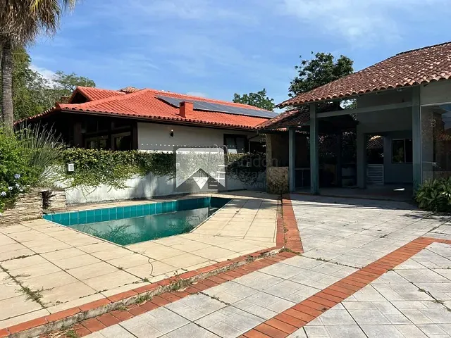 Casa com 390m² 5 quartos e 4 banheiros, à venda, no bairro Pendotiba em Niterói