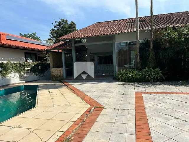 Casa com 390m² 5 quartos e 4 banheiros, à venda, no bairro Pendotiba em Niterói
