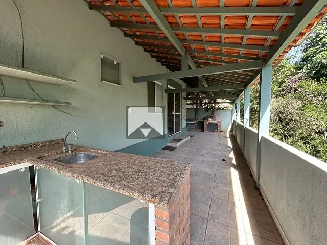 Casa com 390m² 5 quartos e 4 banheiros, à venda, no bairro Pendotiba em Niterói
