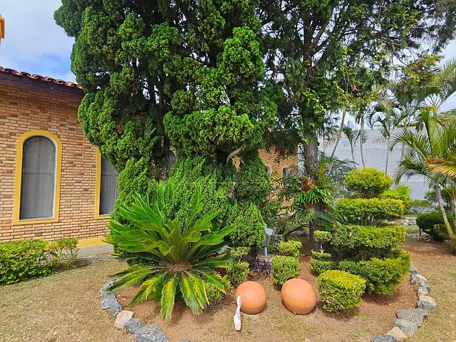 Casa com 980m² 4 quartos e 4 banheiros, à venda, no bairro Vila Giglio em Atibaia