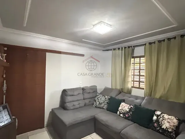 Casa com 250m² 3 quartos e 3 banheiros, à venda, no bairro Jardim Coliseu em Rolândia