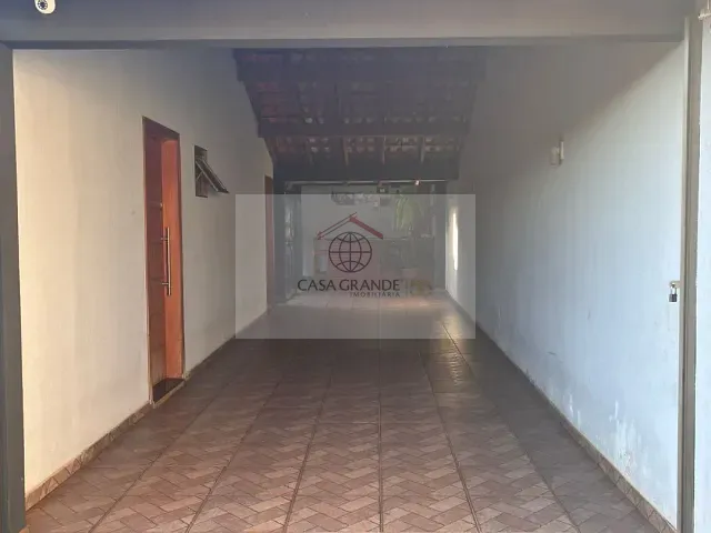 Casa com 250m² 3 quartos e 3 banheiros, à venda, no bairro Jardim Coliseu em Rolândia