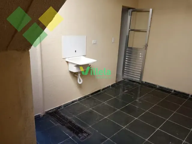 Casa à venda, no bairro Jardim Moraes em Itaquaquecetuba