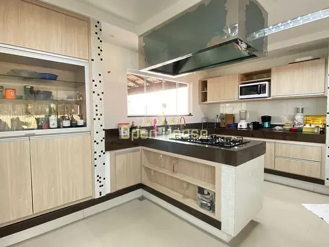 Casa com 1008m² 4 quartos e 3 banheiros, à venda, no bairro Vila Principal em Barra Mansa