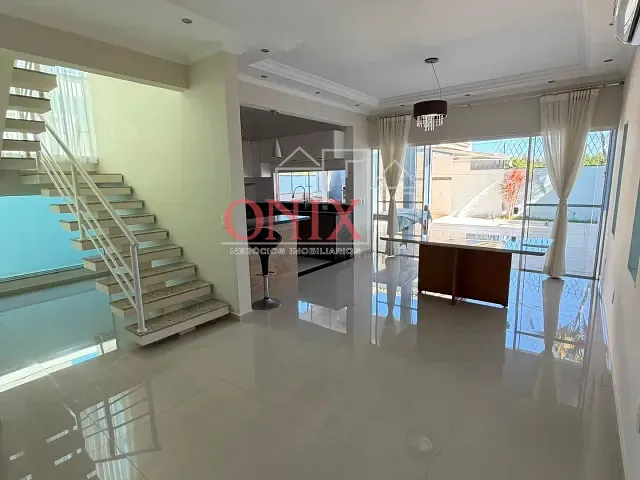 Casa com 250m² 4 quartos e 4 banheiros, para alugar, no bairro Fazenda Rodeio em Mogi das Cruzes