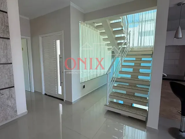 Casa com 250m² 4 quartos e 4 banheiros, para alugar, no bairro Fazenda Rodeio em Mogi das Cruzes