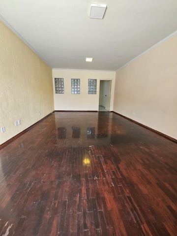 Foto do Casa - CASA TÉRREA PARA VENDA - 175m² ÁREA ÚTIL - 4 DORM - 2 SUÍTES - 3 VAGAS - MAIS SALÃO DE 30m² - EDÍCULA COM BANHEIRO - ÓTIMA LOCALIZAÇÃO - JD VL FORMOSA - SP | Rocha Marqueze Imóveis
