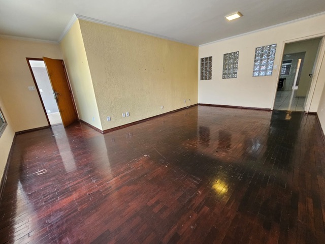 Foto do Casa - CASA TÉRREA PARA VENDA - 175m² ÁREA ÚTIL - 4 DORM - 2 SUÍTES - 3 VAGAS - MAIS SALÃO DE 30m² - EDÍCULA COM BANHEIRO - ÓTIMA LOCALIZAÇÃO - JD VL FORMOSA - SP | Rocha Marqueze Imóveis