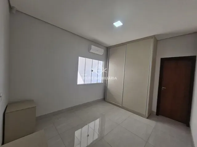 Casa 3 quartos e 2 banheiros, à venda, no bairro Loteamento Residencial San Martini em Sinop