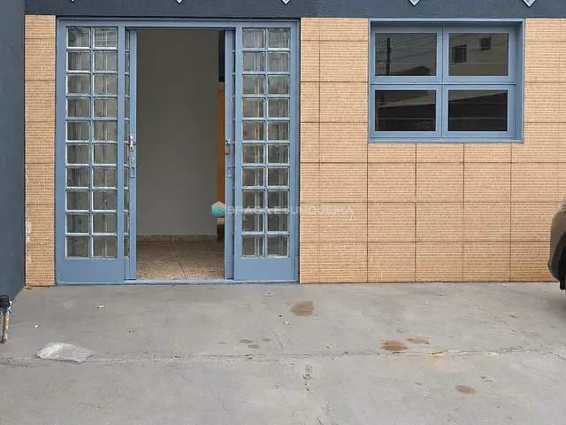 Casa com 200m² 2 quartos e 2 banheiros, à venda, no bairro Parque das Aroeiras em São José do Rio Preto