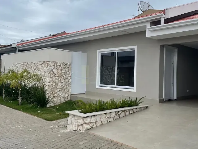 Casa com 176m² 3 quartos e 3 banheiros, à venda, no bairro Jardim Portal do Lago em Apucarana
