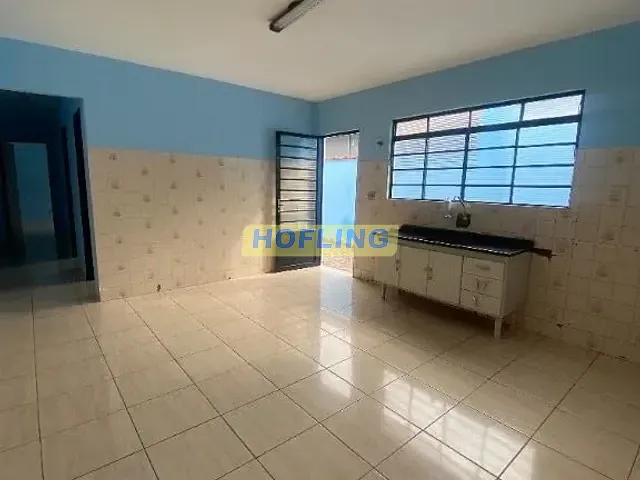 Casa com 1m² 2 quartos e 1 banheiro, para alugar, no bairro Estádio em Rio Claro