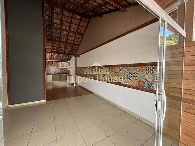 Casa 4 quartos e 2 banheiros, à venda, no bairro Parque das Ilhas em Volta Redonda