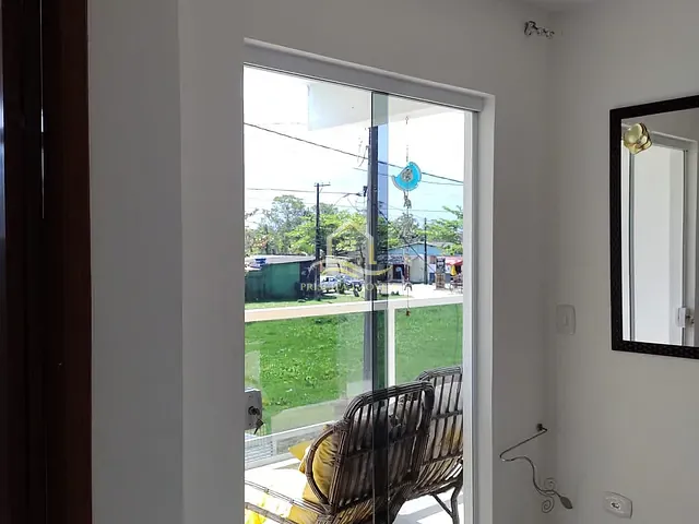 Casa com 150m², à venda, no bairro Boraceia em Bertioga