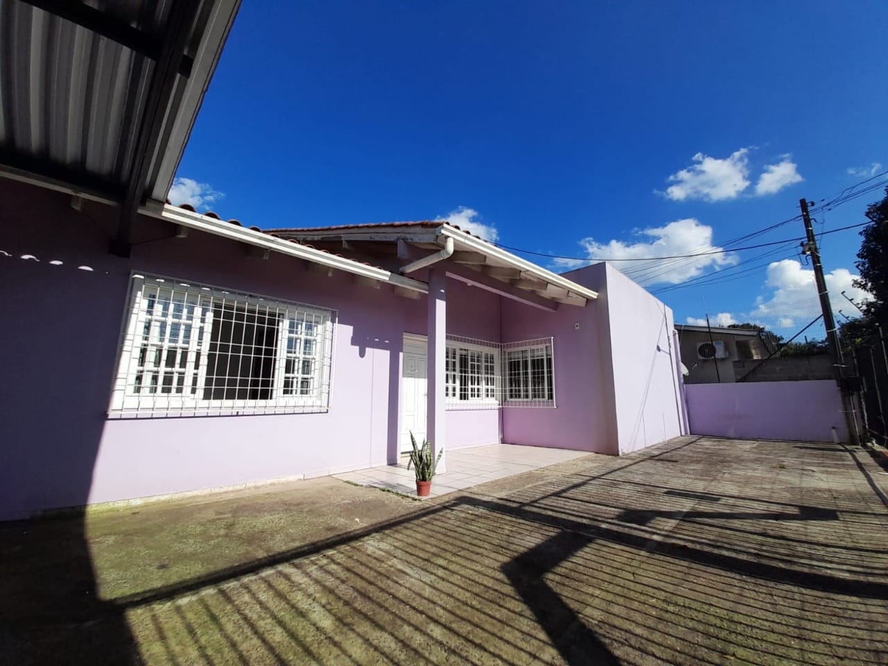 Casa à venda com 1 banheiro, 2 vagas de garagens e 190m² de área privativa no bairro Jardim América