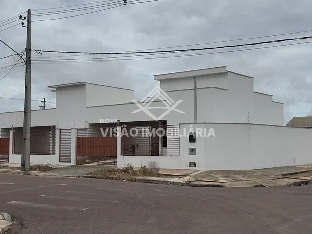 Casa 3 quartos e 2 banheiros, à venda, no bairro Jardim Copacabana em Sinop