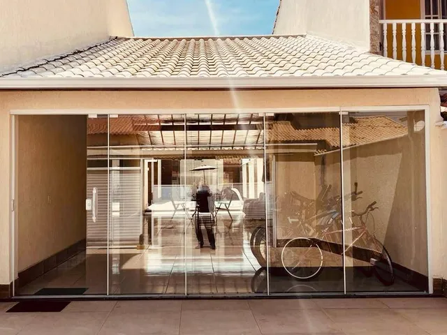 Casa com 300m² 4 quartos e 4 banheiros, à venda, no bairro Ogiva em Cabo Frio