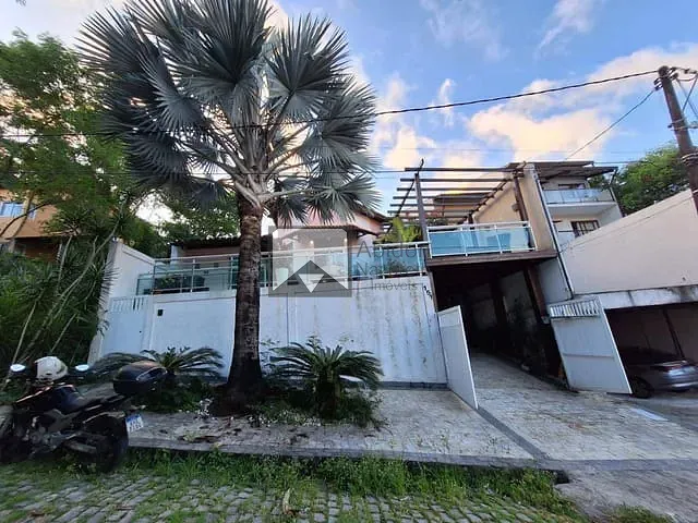Casa 4 quartos e 2 banheiros, para alugar, no bairro Maravista em Niterói