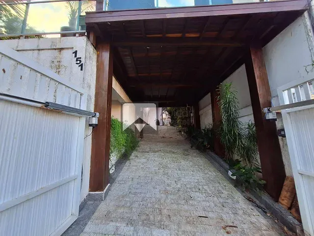 Casa 4 quartos e 2 banheiros, para alugar, no bairro Maravista em Niterói