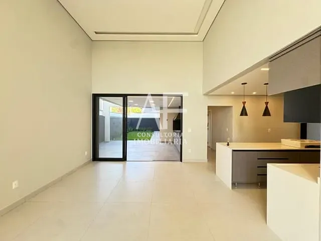 Casa com 300m² 3 quartos e 5 banheiros, à venda, no bairro Condomínio Ouro Ville em Taubaté