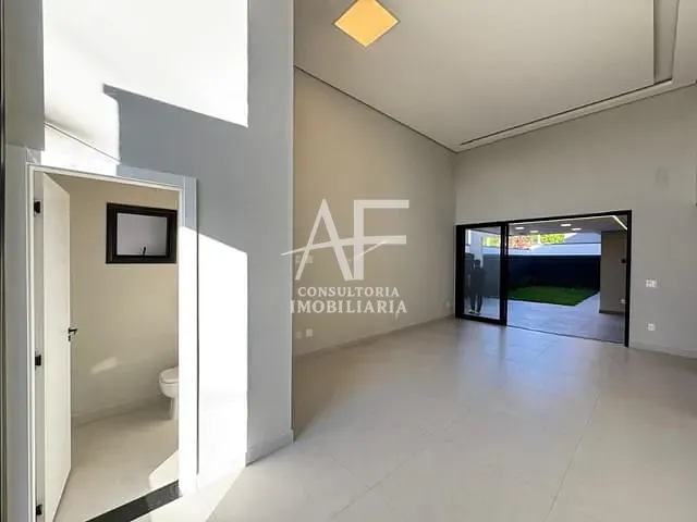 Casa com 300m² 3 quartos e 5 banheiros, à venda, no bairro Condomínio Ouro Ville em Taubaté