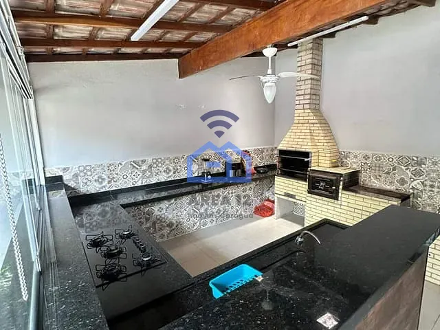 Casa com 360m² 3 quartos e 1 banheiro, à venda, no bairro Massaguaçu em Caraguatatuba