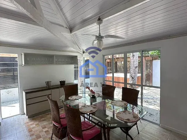 Casa com 360m² 3 quartos e 1 banheiro, para alugar, no bairro Massaguaçu em Caraguatatuba