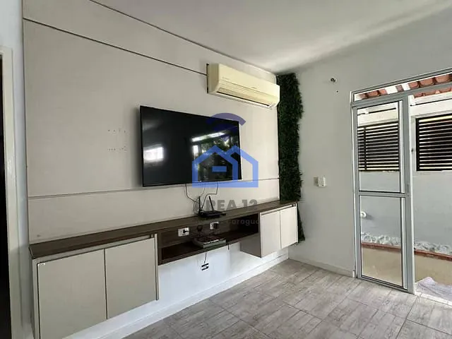 Casa com 360m² 3 quartos e 1 banheiro, à venda, no bairro Massaguaçu em Caraguatatuba