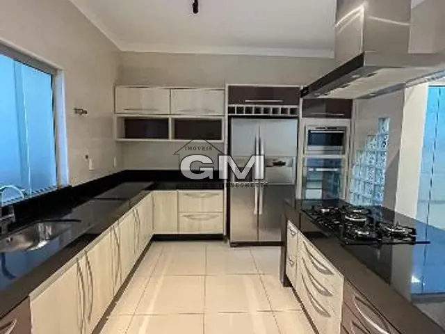 Casa com 250m² 3 quartos e 2 banheiros, à venda, no bairro Jardim Piratininga em Franca