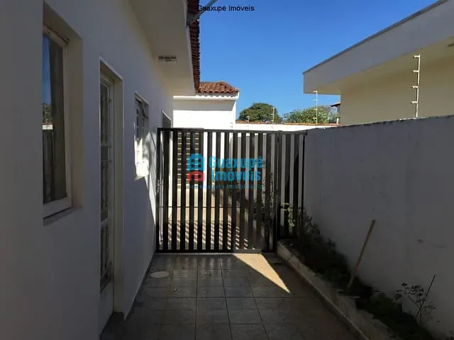 Casa com 260m² 2 quartos e 3 banheiros, à venda, no bairro Parque das Orquídeas em Guaxupé