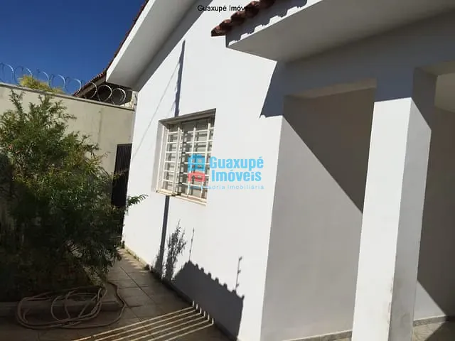 Casa com 260m² 2 quartos e 3 banheiros, à venda, no bairro Parque das Orquídeas em Guaxupé