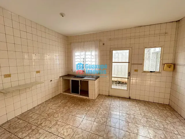 Casa com 260m² 2 quartos e 3 banheiros, à venda, no bairro Parque das Orquídeas em Guaxupé